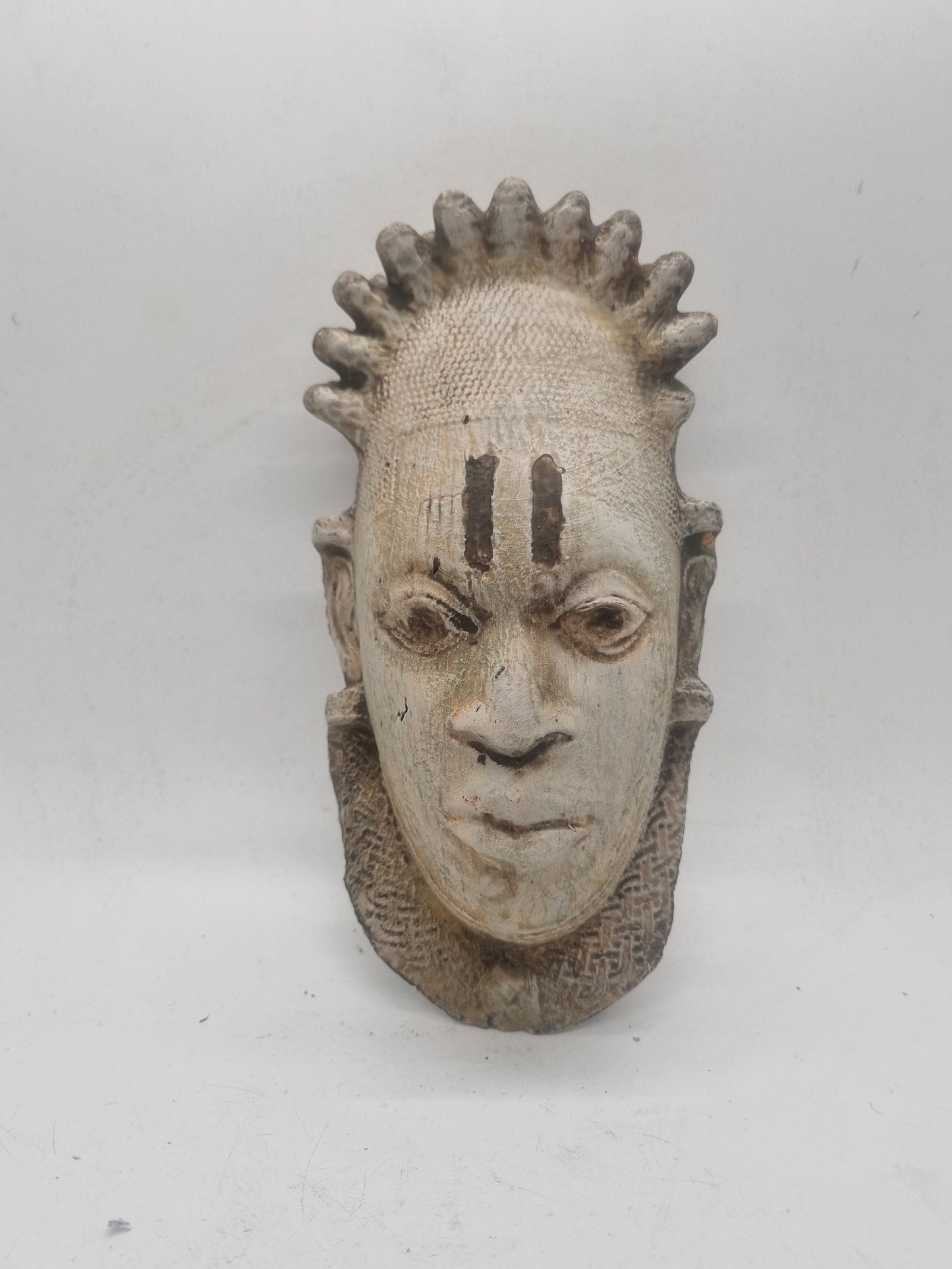 Off white Queen Idia festac mask. 3d printed tribal mask,benin bronze statue Nigerian sculpture, African art and culture, tribal gift idea