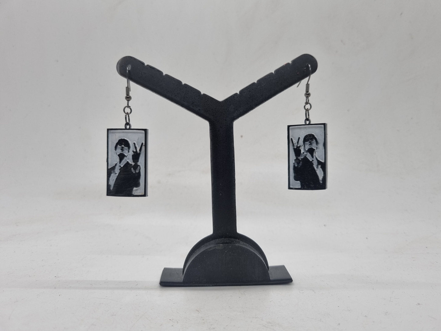 Black and white Jarvis cocker pop art earrings.  British music icon, Britpop poster, pulp band uk, music lover gift idea, pop art jewellery